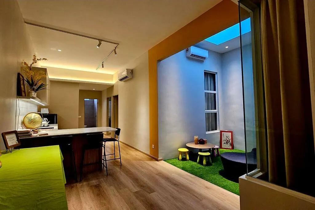 Kontakte von Luxury Suite 5R3B 11 Pax@ 90 Alma, Bukit Mertajam