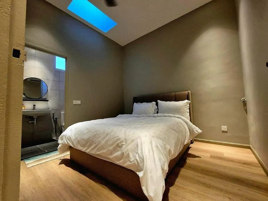 Luxury Suite 5R3B 11 Pax@ 90 Alma, Bukit Mertajam 0*,  Ma­lay­sia